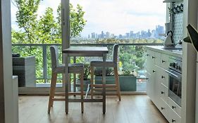 Spectacular Sunset Hideaway Bestview St Kilda Boutique Self-Contained Luxury Apartment